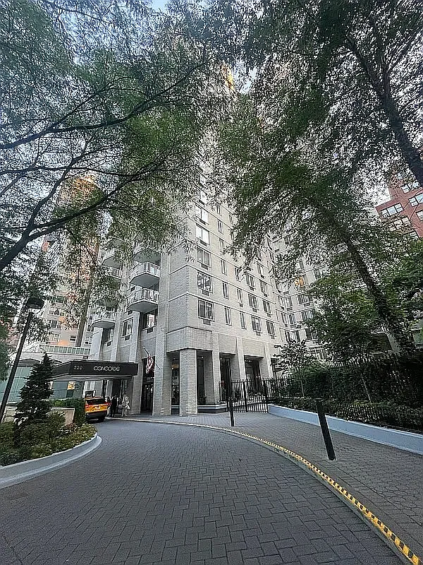 220 East 65th Street — Photo 1