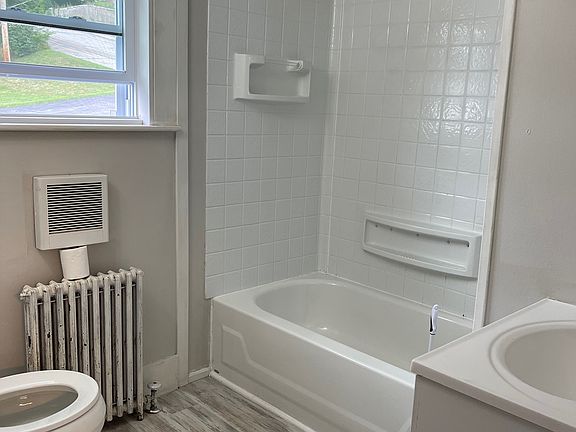 5th image of 40 Monroe St #1
