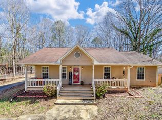 881 Lakeshore Dr, Jacksons Gap, AL 36861