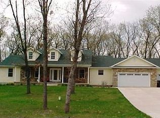 6352 Hilltop Dr, Demotte, IN 46310