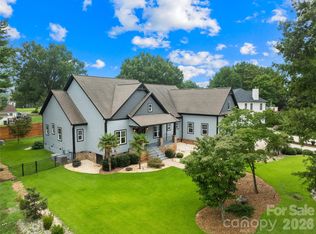 129 Aqua Dr, Mooresville, NC 28117