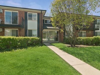 2407 E Olive St APT 2F, Arlington Heights, IL, 60004