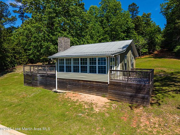 3rd image of 250 Lewis Rd