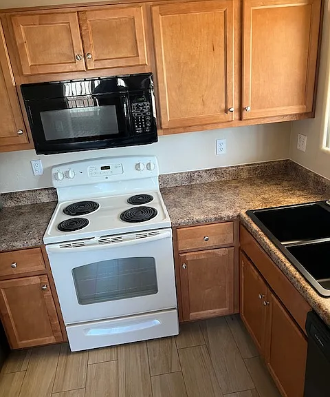 1810 N Catalina Ave — Photo 4