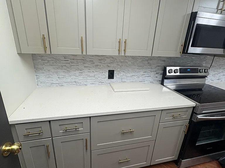 2135 NE 45th Ave — Photo 2