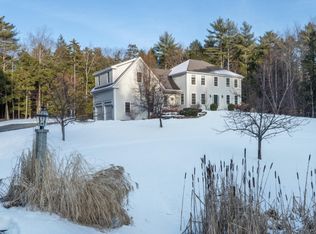9 Mackenzie Ln, Falmouth, ME 04105