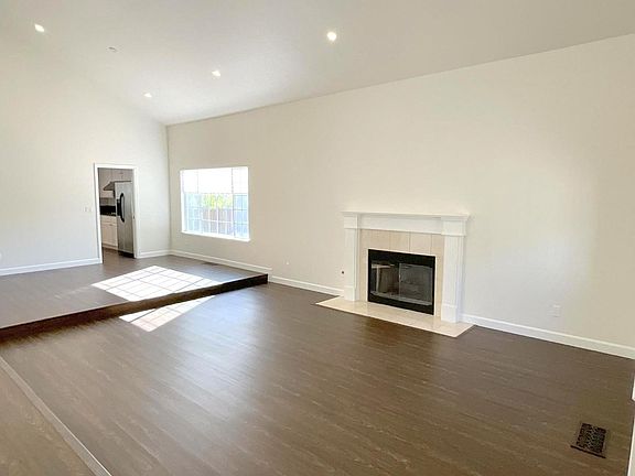 3rd image of 520 Norfolk Pl