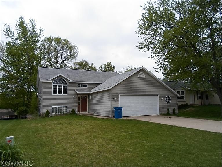 1st image of 190 Depot Ln
