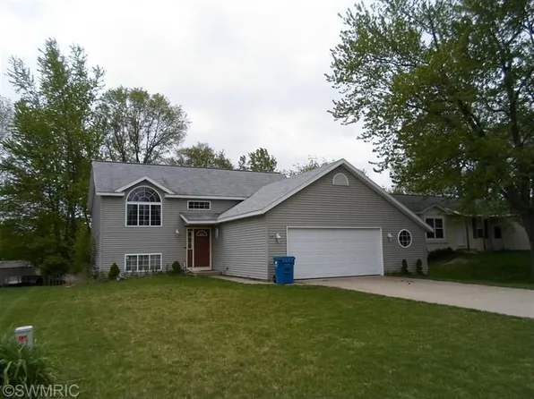 190 Depot Ln, Holland, MI 49424