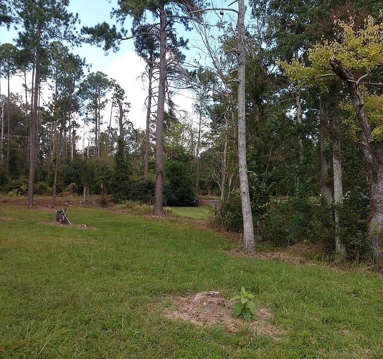 2nd image of 594 Lakeshore Dr