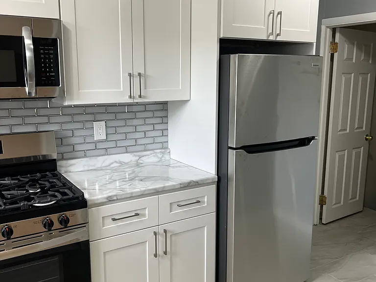 6725 Regent St — Photo 13