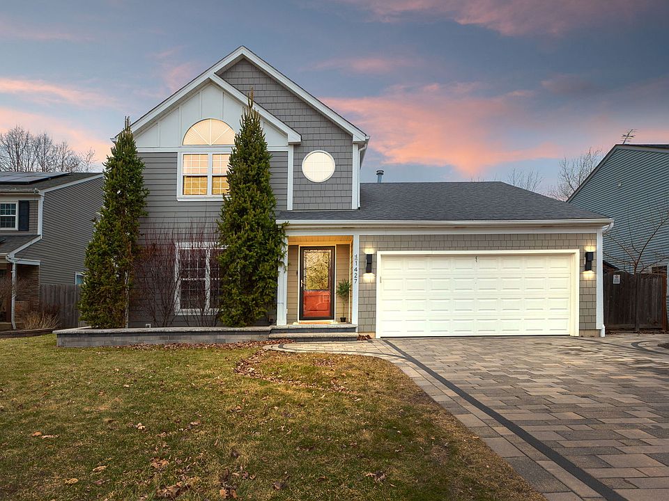 1st image of 1427 Carriage Ln