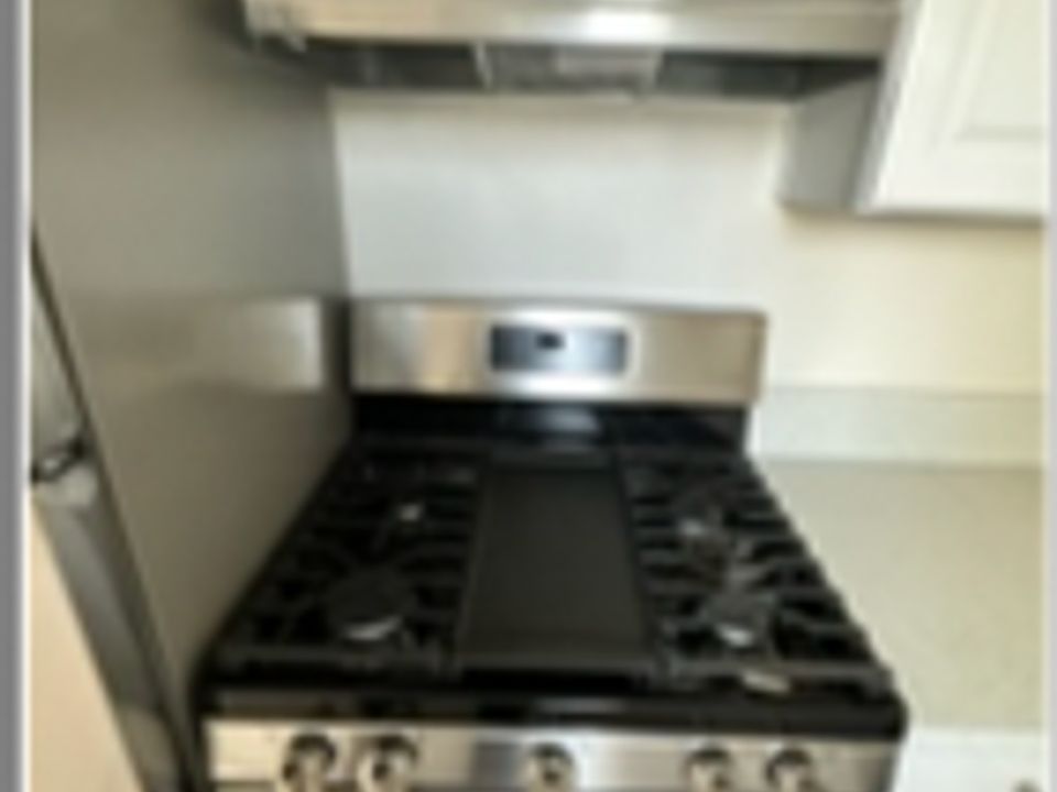 2nd image of 1130 Palm Ave #B