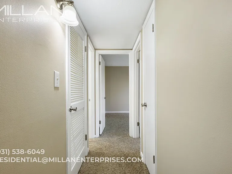 Valley View Apartments — Photo 18