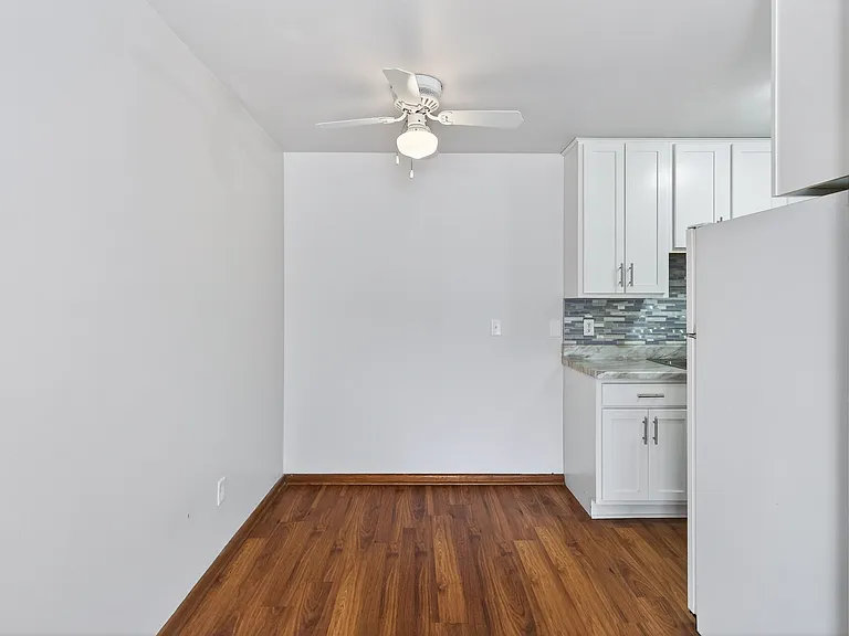 Lynn Plaza Apartments — Photo 16