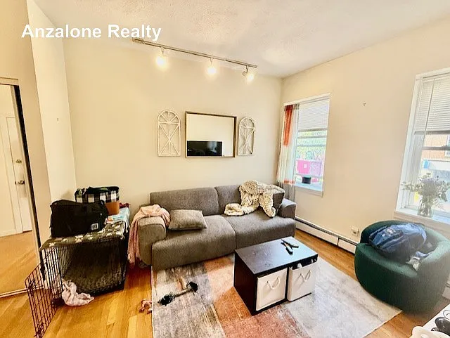 392 Commercial St #3 — Photo 4