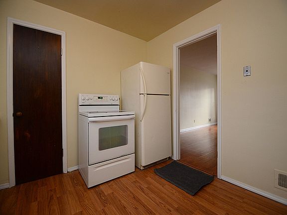 5th image of 210 N 32nd Ave APT 1