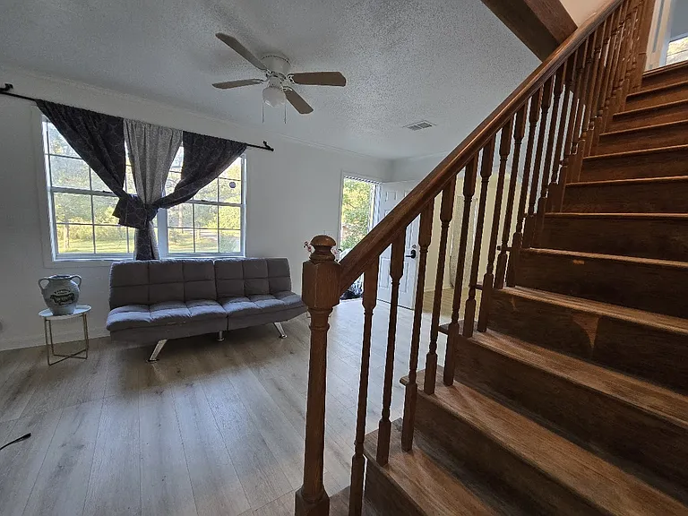 629 W Watson St — Photo 80