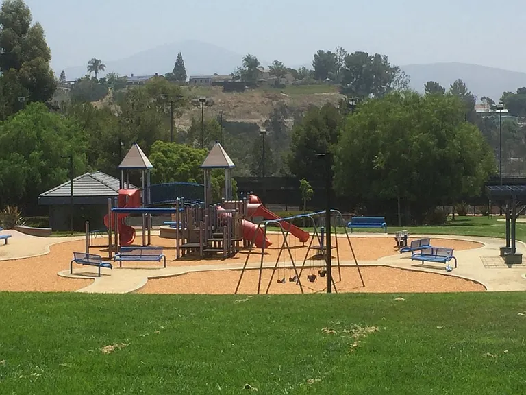 2021 Manzana Way — Photo 10