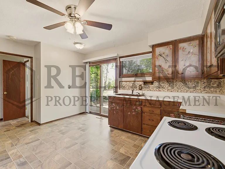 4853 S Madison Ave — Photo 18