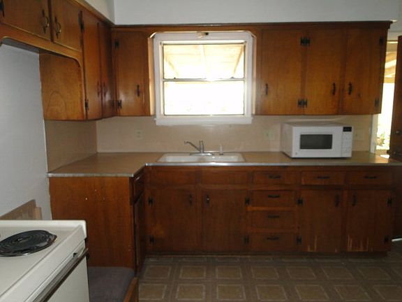 5th image of 401 W Hamby Ave APT A