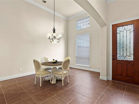 4th image of 14939 Foxbriar Ln
