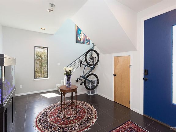 2nd image of 2502 Holland Ave