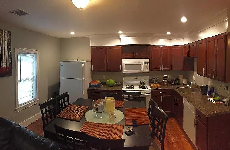 1st image of 200 Whitwell St #2