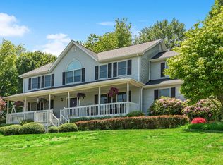 2989 Farm Walk Rd, Yorktown Heights, NY 10598