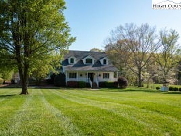 906 Long Hill Road, Pilot Mountain, NC 27030