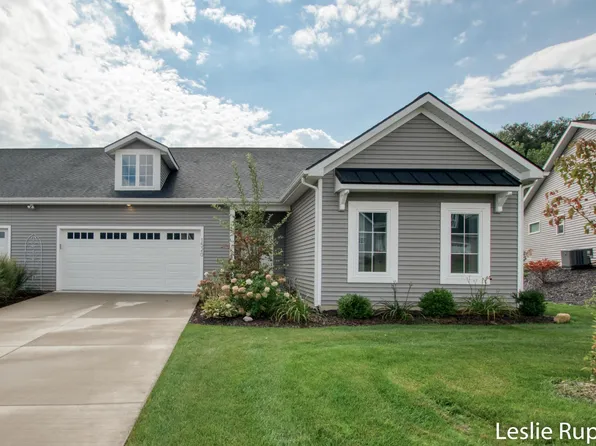 1520 Center Hill Rd SE #2, Lowell, MI 49331