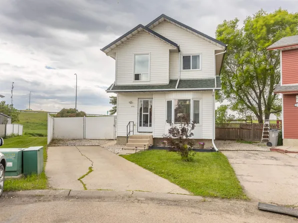 10722 98th Ave, Morinville, AB T8R 1E5