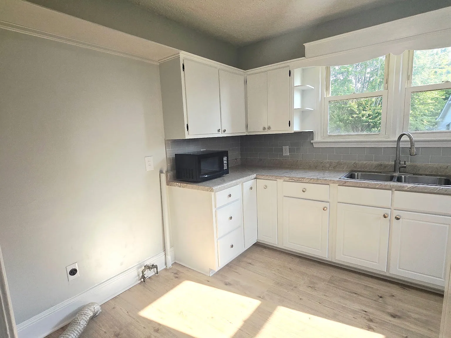 2 bed, 914 sqft, $1,300 — Photo 4