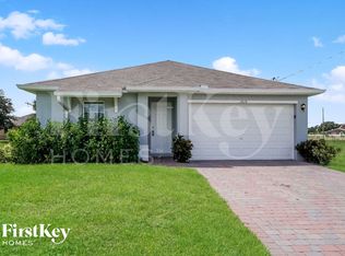 1828 NW 13th Ter, Cape Coral, FL 33993
