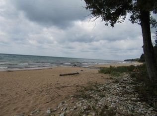 5615 Cummings Ln, Harbor Springs, MI 49740