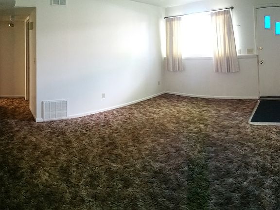 5th image of 817 Mary Anne Dr #817