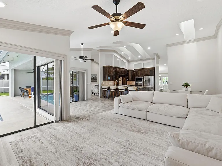 15600 Rolling Meadows Cir — Photo 27