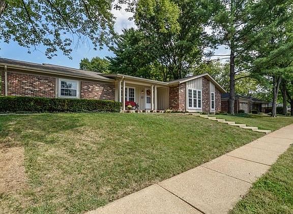 3rd image of 117 Deer Meadows Ct