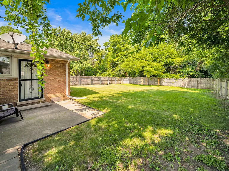 14433 Springfield Ave — Photo 13