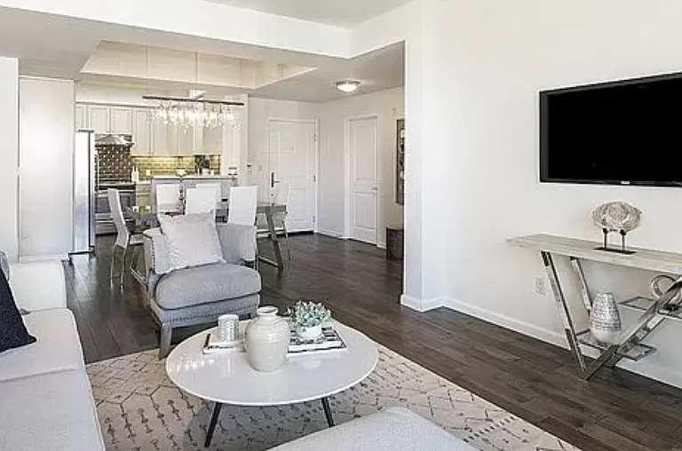 1625 Granville Ave #202 — Photo 4