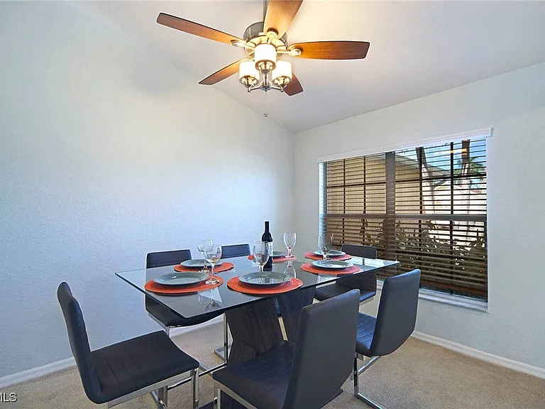 5007 SW 27th Ave — Photo 12