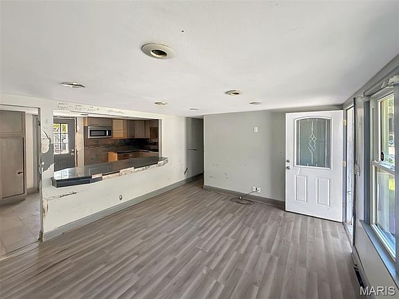 3rd image of 1749 Sinnott Cir