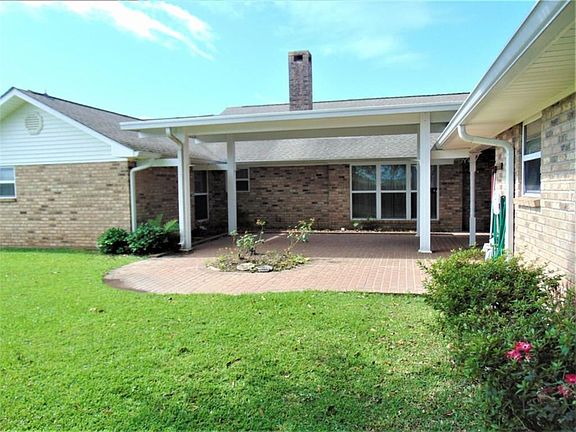3rd image of 502 Magnolia Dr