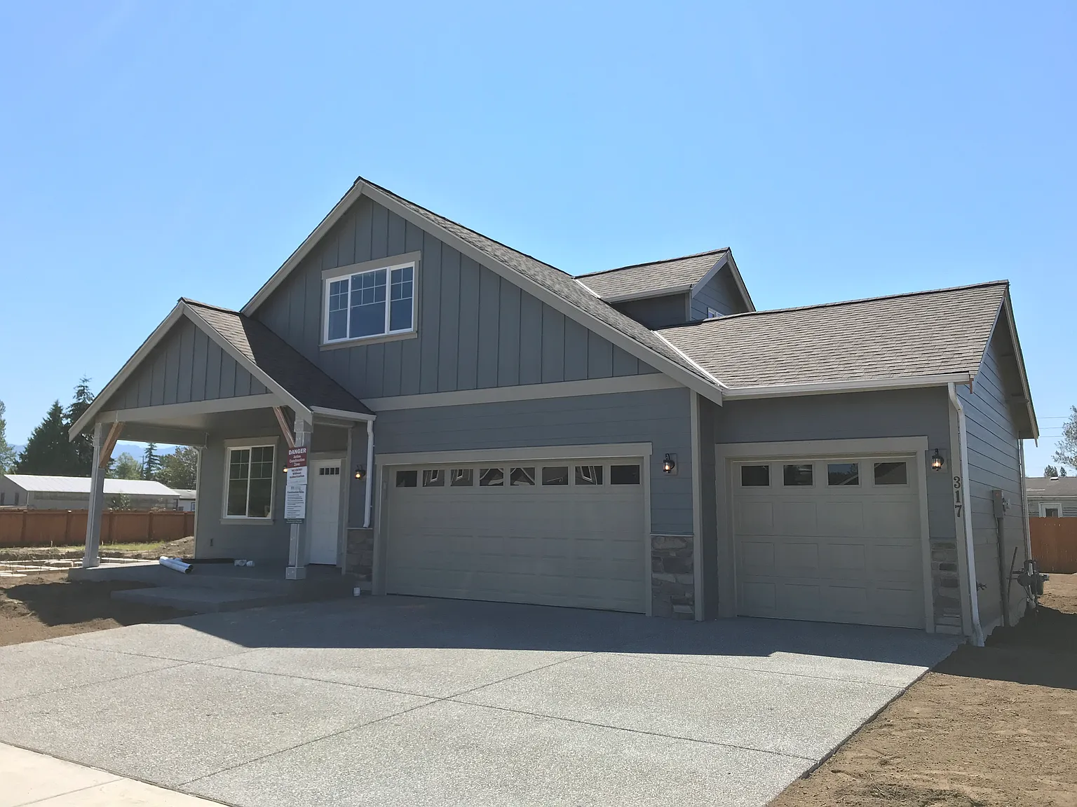 317 Shannon Ave photo 1