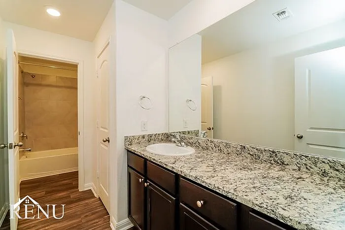 109 Fox Glen Trl — Photo 13