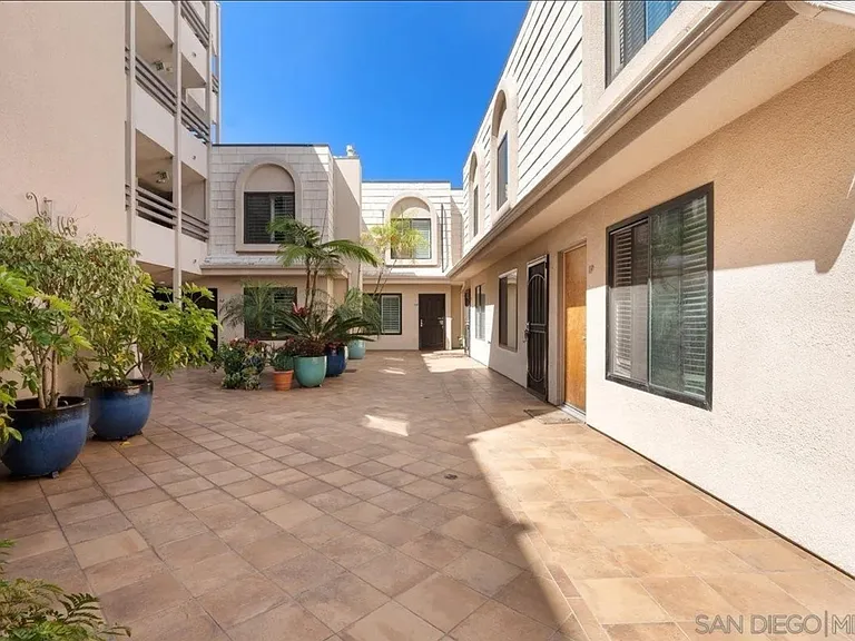 1225 Pacific Beach Dr #2F — Photo 31