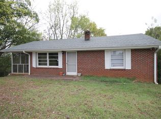 1044 High Bridge Rd, Pinnacle, NC 27043