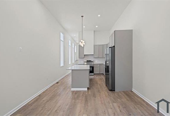 4th image of 1723 E Lombard St