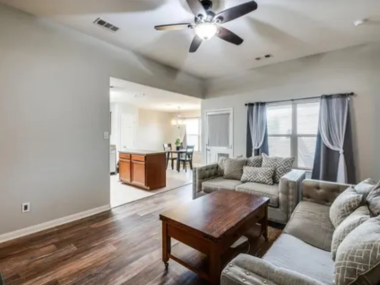 701 Lazy Crest Dr — Photo 6
