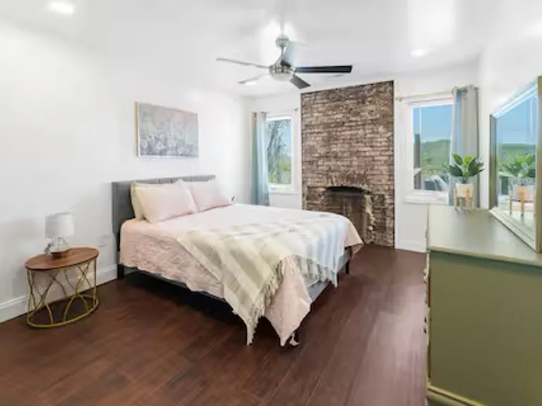 111 Clinton St #2 — Photo 5